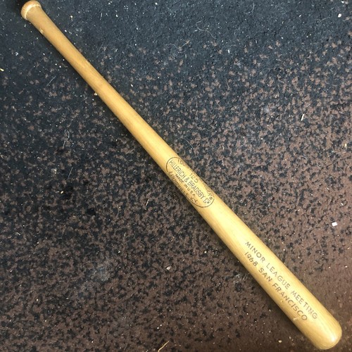 Minor League Meeting 1968 San Francisco Louisville Slugger 125 Mini Baseball Bat - Picture 4 of 9