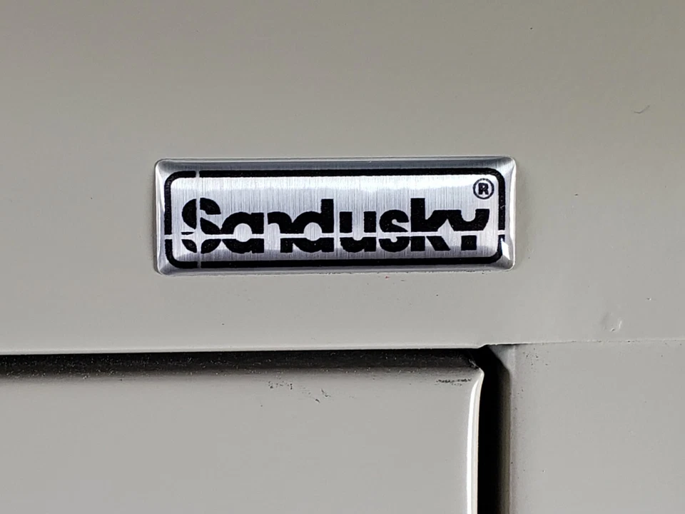 Gabinete de almacenamiento con bloqueo de 3 estantes Sandusky Lee 30x30x12 pulgadas gris Foto 2 de 4