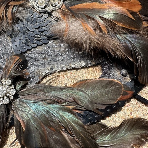 Vintage Feather Face Mask Headdress Masquerade Sequins Jewels Felt Tie Back - Picture 7 of 22