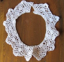 Vintage Hand Crocheted White Collar