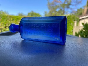 ACKER REMEDY FOR THE THROAT & LUNGS W.H. HOOKER & CO. PROPERIETORS NEW YORK, USA