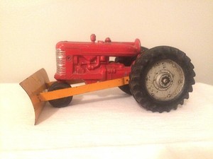 slik toy tractor