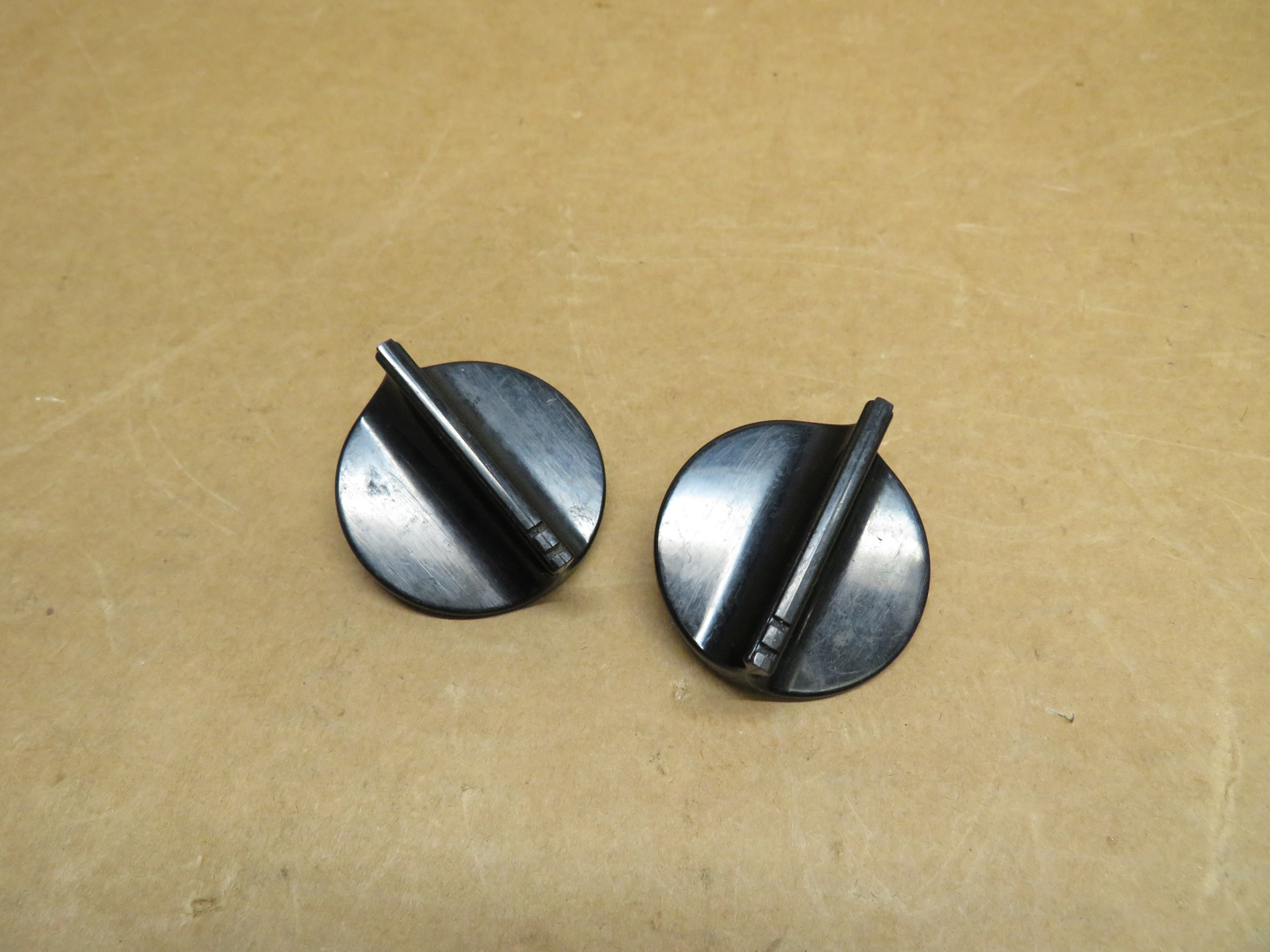 Whirlpool Oven Knobs Set of 2 Part #3150371 Replacement Parts-image