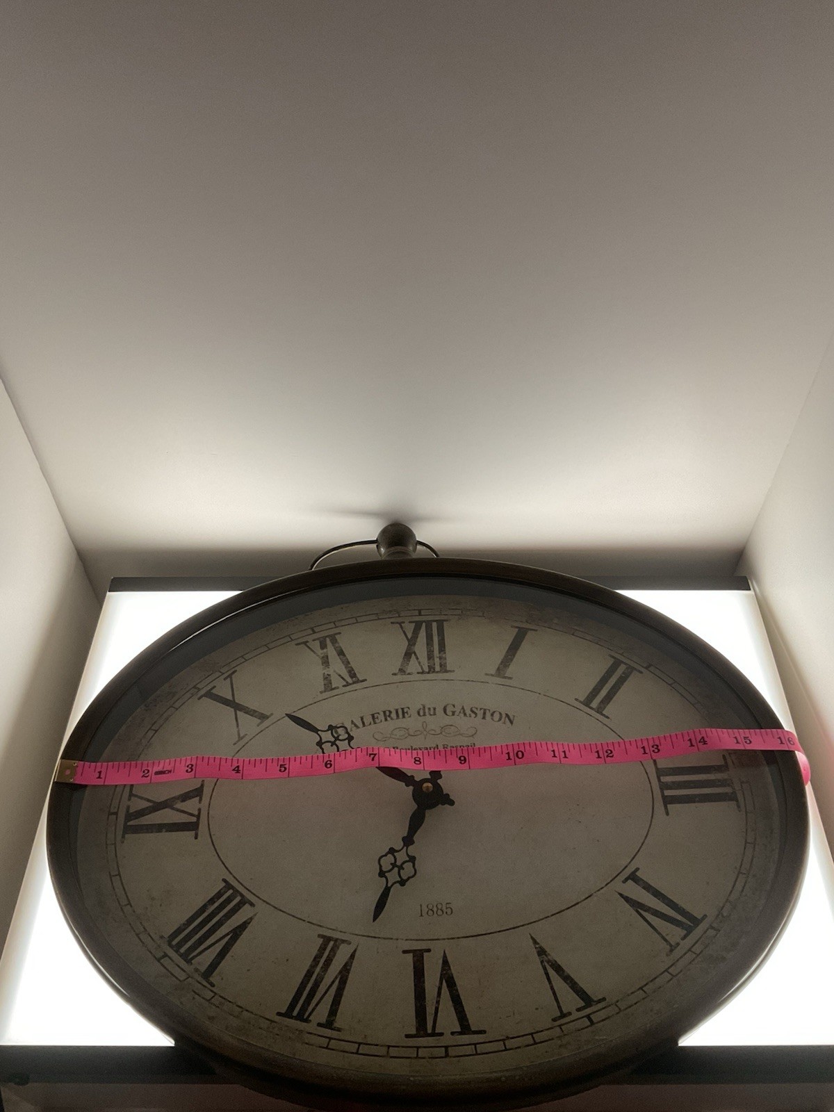 Oval French Wall Clock Vintage Style, Galerie du Gaston Pre-owned Tested Working