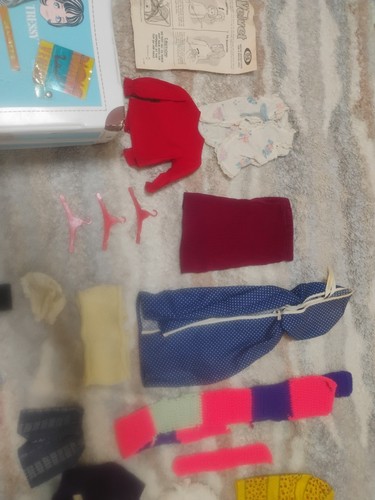 Vintage 1969 Ideal Toy Corp.Crissys cugino velluto con accessori e baule moda - Foto 4 di 22
