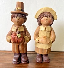 BLOSSOM BUCKET Pilgrim Couple Thanksgiving Suzi Skoglund Pumpkin & Pie 4.25"