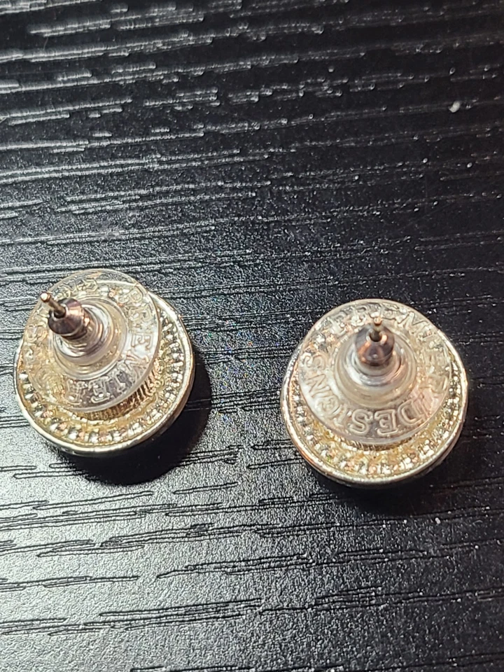 Pendientes Premier Designs “Laura” 1,5 quilates circonita cúbica circonita cúbica en baño de rodio Foto 2 de 3