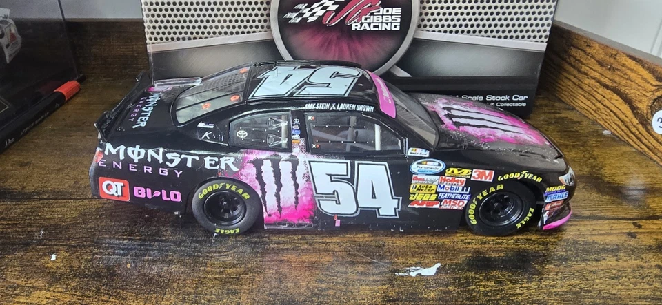 #54 Kyle Busch 2013 Monster Energy Pink personalizado 1/24 Toyota Camry KBM Foto 2 de 4