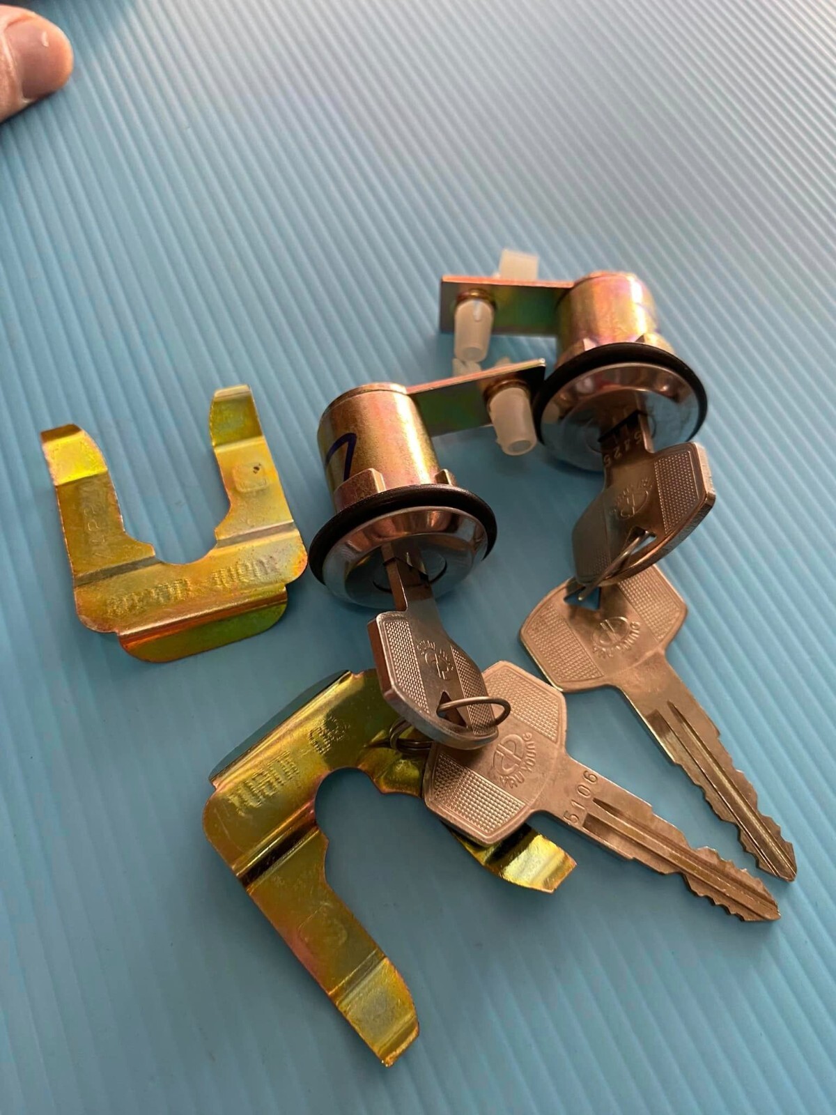 DATSUN FAIRLADY 240Z 260Z 280Z 510 620 PICK UP 2 DOOR LOCKS WITH KEYS ...