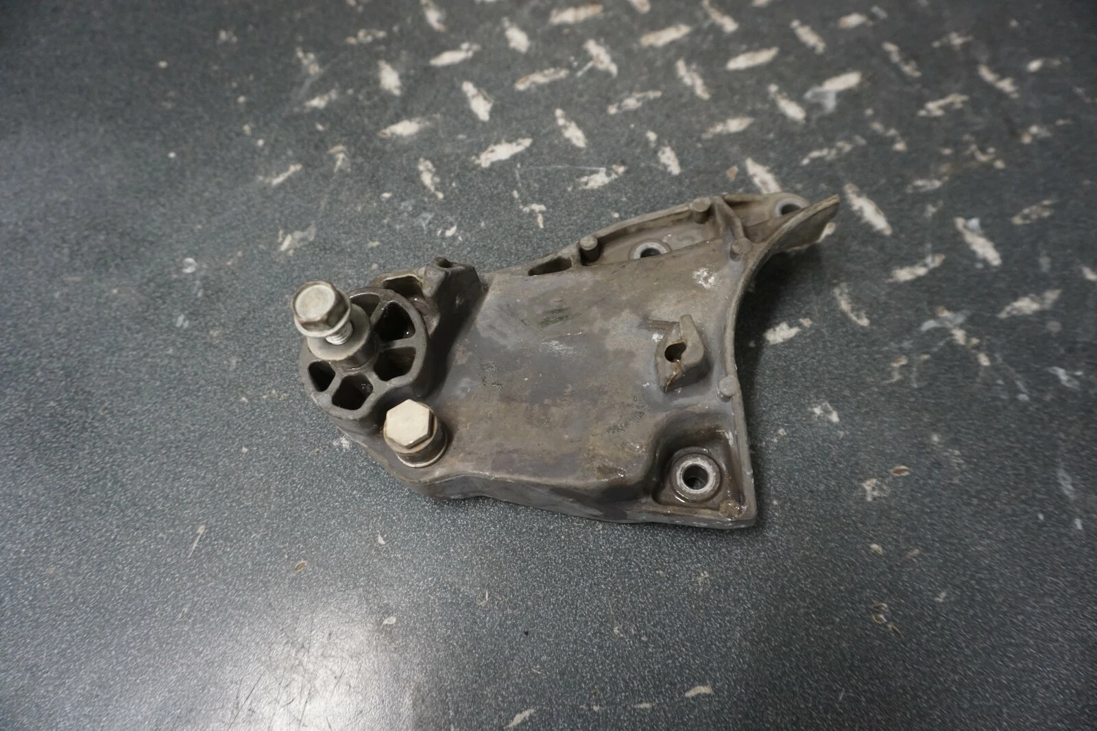 1999-2007 Yamaha OEM Jet Pump Reverse Gate Bracket Mount Support Freshwater FX