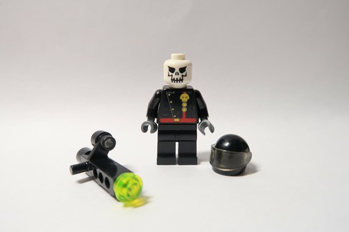 Space Skull Commander 10192 Factory Space LEGO® Minifigure - Picture 3 of 3