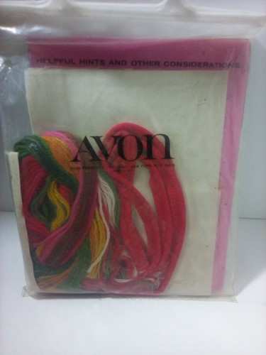 Vintage Avon Creative Needlecraft Crewel Embroidery Strawberry Pillow Kit - Picture 2 of 2