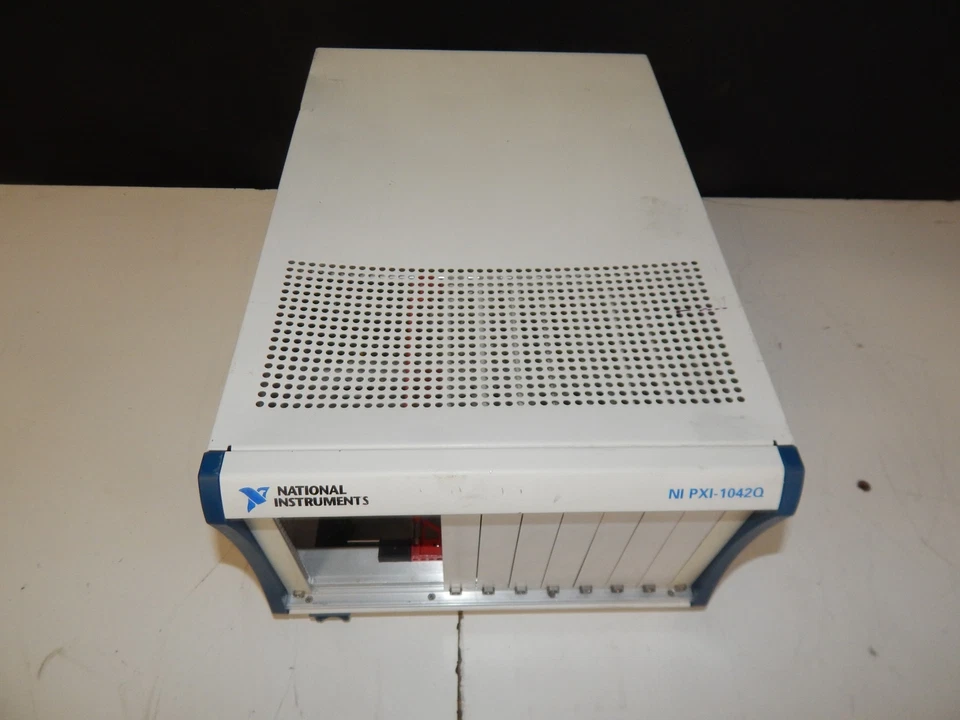 ^^ NATIONAL INSTRUMENTS Ni PXI-1042Q 8 Schlitz Chassis (TJD67) - Bild 4 von 4