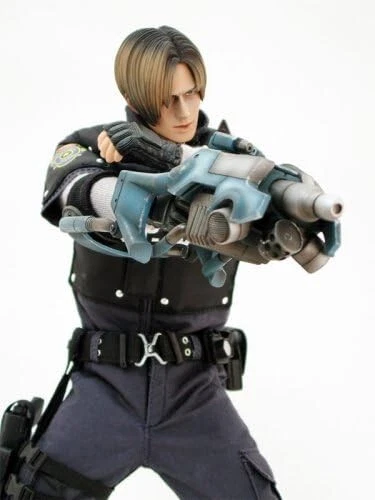 Resident Evil 4 Hot Toys Leon Kennedy RPD Version 1 6th Scale