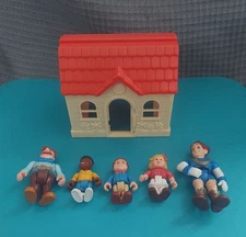 Mixed Lot Fisher Price Keenway, Loving Family Figure Set House
