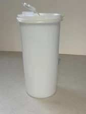 TUPPERWARE #A Handolier  Pitcher with Pour Spout - 48 oz.