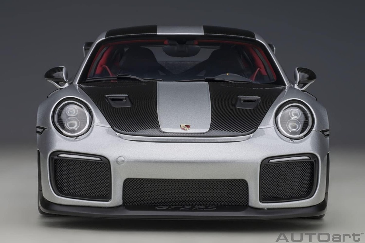 Finished product AUTOart 1/18 Porsche 911 GT2 RS Weissach Finished product AUTOart 1/18 Porsche 911 GT2 RS Weissach