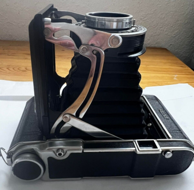 Appareil photo argentique ROYER, objectif Angénieux Type U1