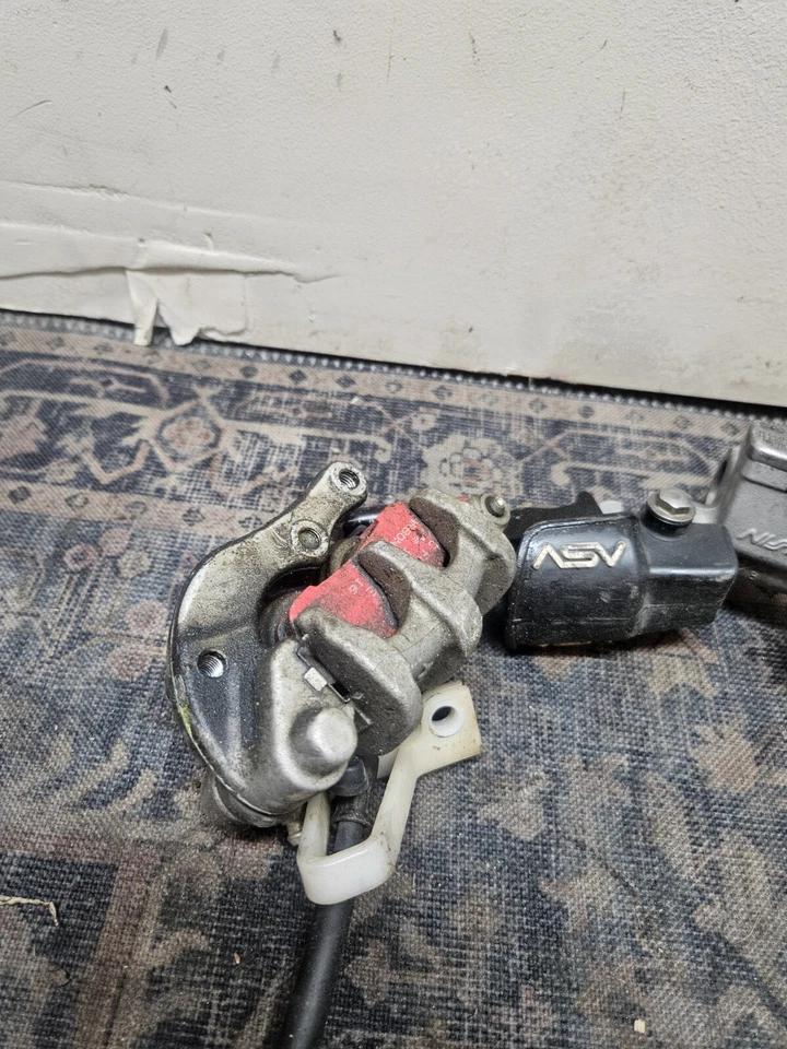 Pinza y pastillas de freno delantero Yamaha YZ125 YZ250 YZ250F YZ450F 2008-2017 Foto 3 de 4