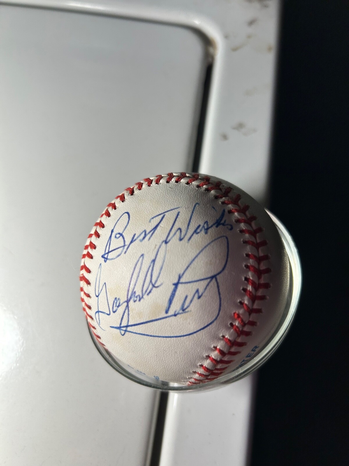 Baseball Hall of Fame Pitcher Gaylord Perry signed Baseball in Great Condition