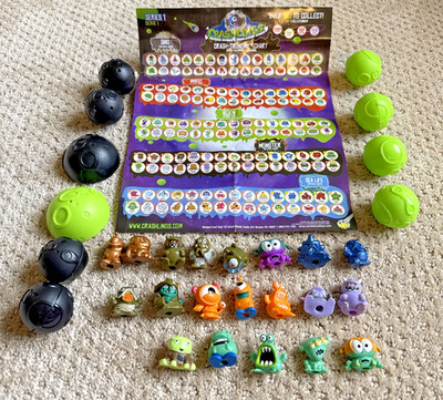 Wicked Cool Toys Crashlings Lot of 20 Mini Figures Meteor Aliens Monsters Dinos