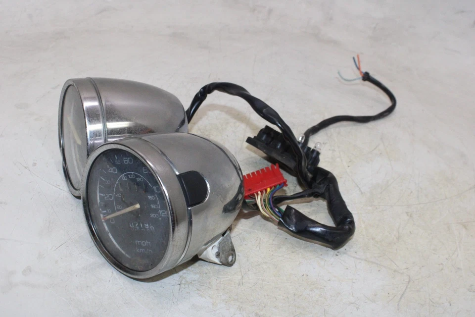 Honda Shadow 700 VT700C 1984 medidores OEM velocímetro Foto 3 de 4