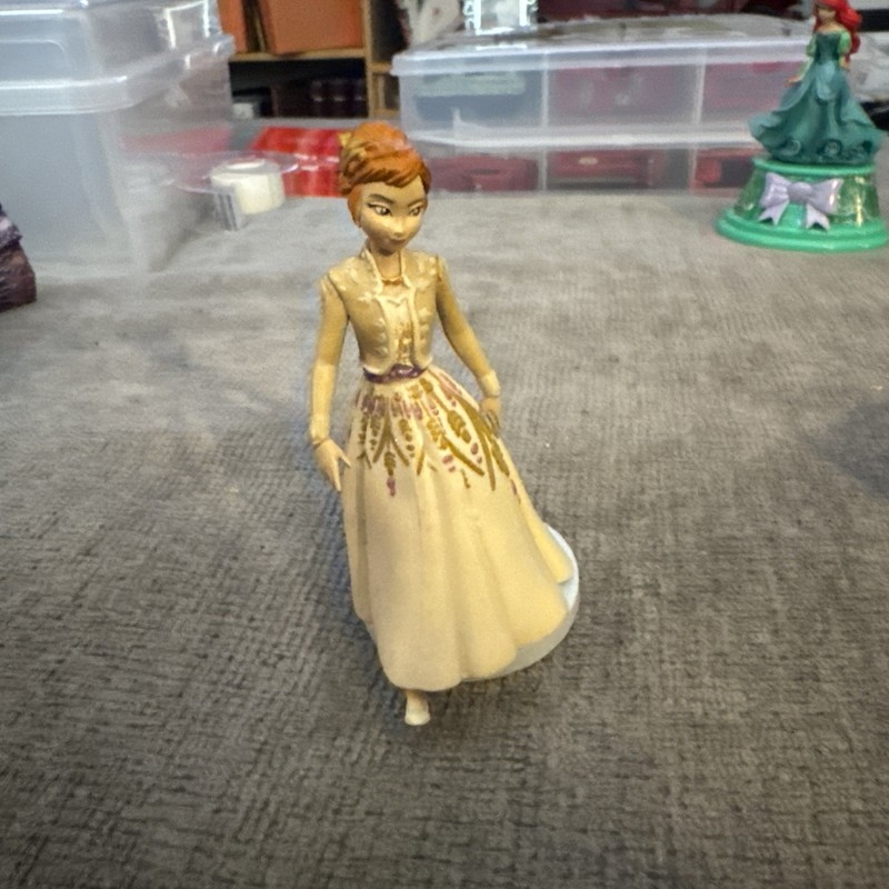 The Disney Store, Ltd, London Disney Frozen Elsa Action Figure Approx. 3 3/4"