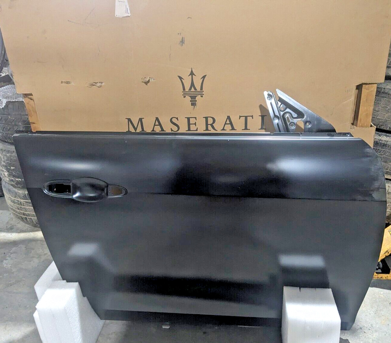 2014-2018 Maserati Ghibli Front Right Passenger Door Shell 673007995 OEM