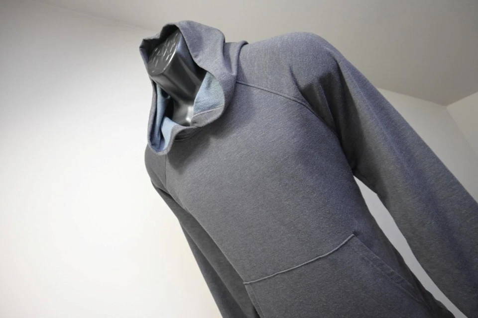 Under Armour Sudadera con Capucha Suelta Elastizada Pull Over Chaqueta Atlética Gris Para Mujer Talla XL Foto 2 de 4