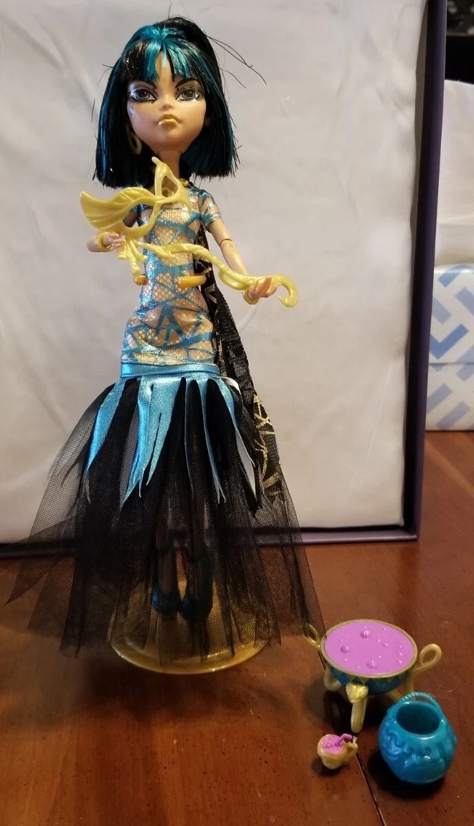 Monster High Ghouls Rule Cleo De Nile Doll