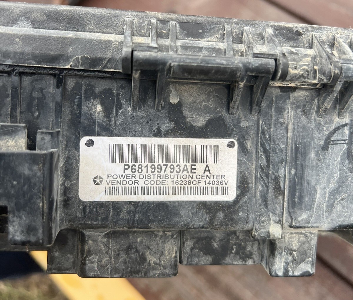 13枚 2013-2014 RAM 2500 3500 (6.4L) TIPM/UNDERHOOD FUSE BOX, PN