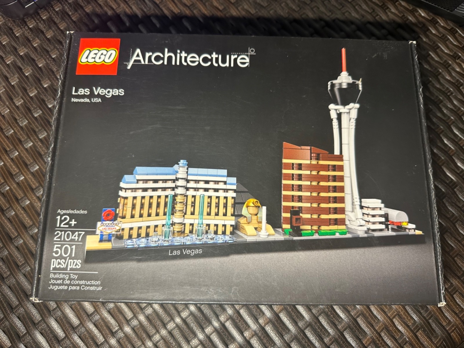 LEGO Architecture Las Vegas 21047 Brand New Sealed Retired Set