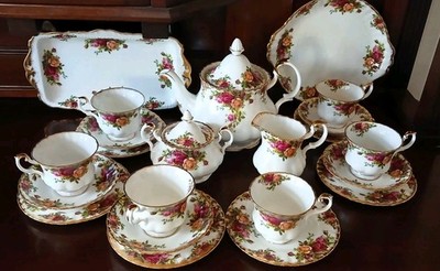 Royal Albert OLD COUNTRY ROSES 22-teiliges Teeservice ''ATEMBERAUBEND'' sehr guter Zustand