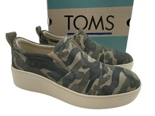Toms NEW Tristan Taupe Grey Camo Print Suede Womens 6.5 Slip On Platform Shoes