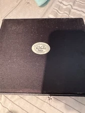 La Vigna Wine and Champagne Boxed Accessory Kit, Used, read. 