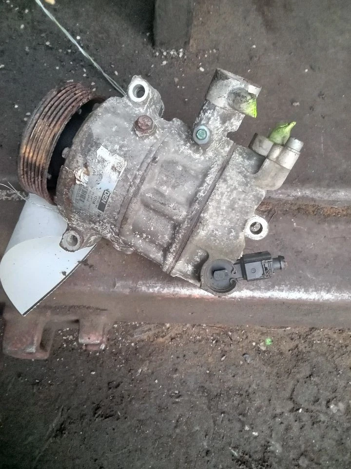 Used A/C Compressor fits: 2014 Volkswagen Passat 3.6 Grade B Foto 2 de 4