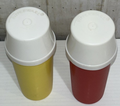 VTG Tupperware Red Ketchup & Yellow Mustard Dispensers 1329 w/Lids 871 & Pumps - Picture 9 of 10