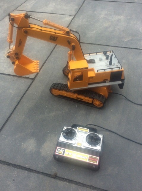 cat remote control digger