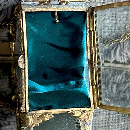 ANTIQUE RARE FRENCH BEVELED GLASS DOUBLE SIDED CRYSTAL ORMOLU MIRROR SILK CASE - Picture 7 of 24