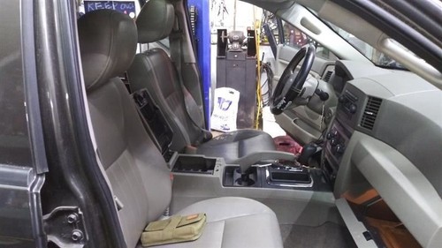 Right Hand Upper Drivers Pillar 05-10 GRAND CHEROKEE - Picture 9 of 12
