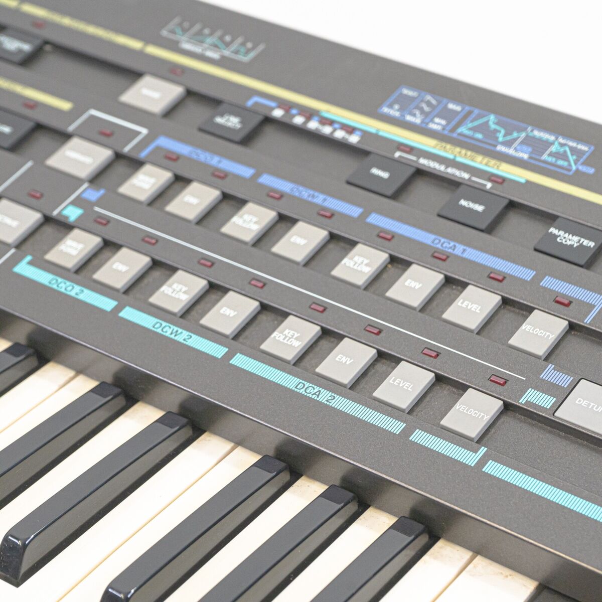 Casio CZ-1 - 16-Voice / 61-Key Synthesizer & Keyboard with Casio CZ-1 - 16-Voice / 61-Key Synthesizer & Keyboard with