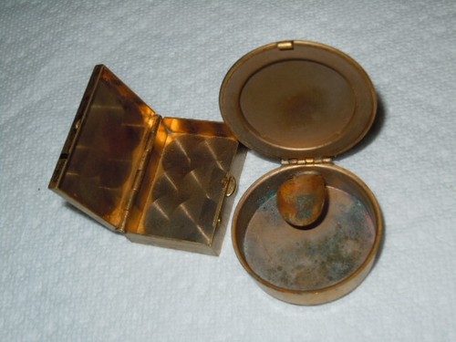 Ernest Steiner Brass Silent Butler Pocket Ashtray W/Handle & Lid and Pill Case. - Picture 7 of 8