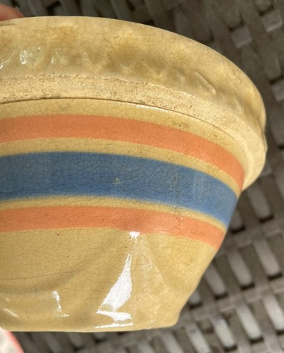 Small MCCOY YELLOW WARE Bowl 5 1/2” Wide PIE CRUST edge PINK & BLUE STRIPE - Picture 5 of 6