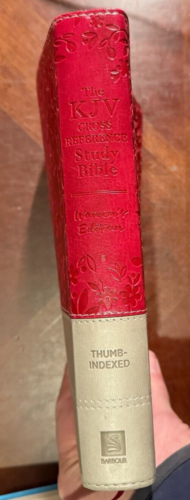 The KJV Cross Reference Study Bible Women's Edition Indexed [Floral Berry