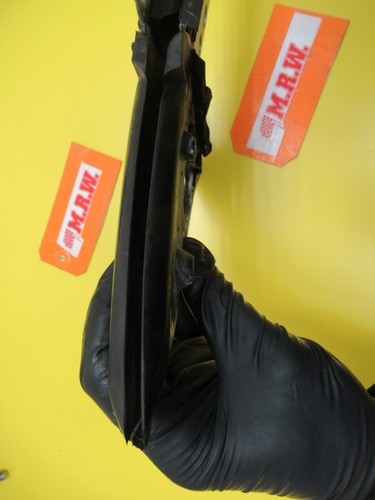 DOOR MIRROR MOUNT BRACKET CORNER GLASS WINDOW TRACK RUBBER SEAL RH CELICA 94-99 - Picture 14 of 24