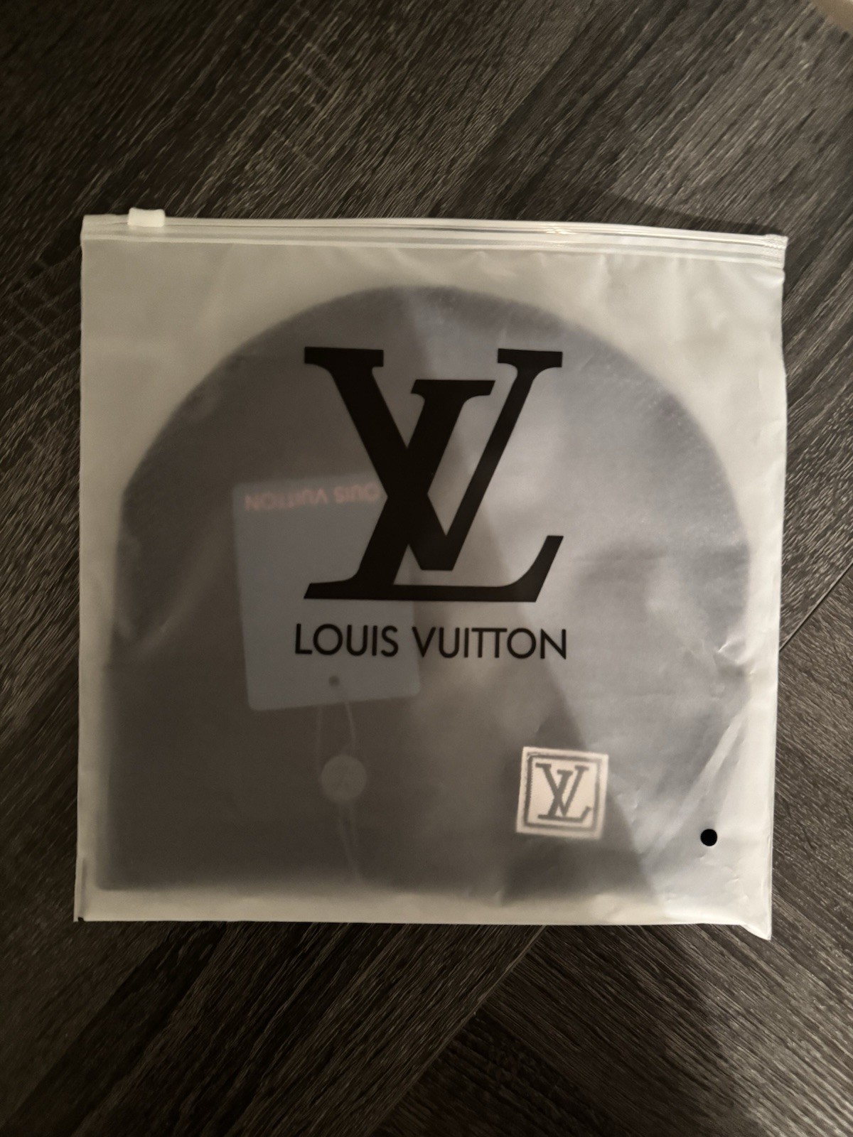 Louis Vuitton Black Beanie Casual Fashion Hat with LV Logo Patch Accent