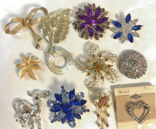 Lot 12 Vintage Style Rhinestone Lucite Brooches Pins Estate Costume Jewelry