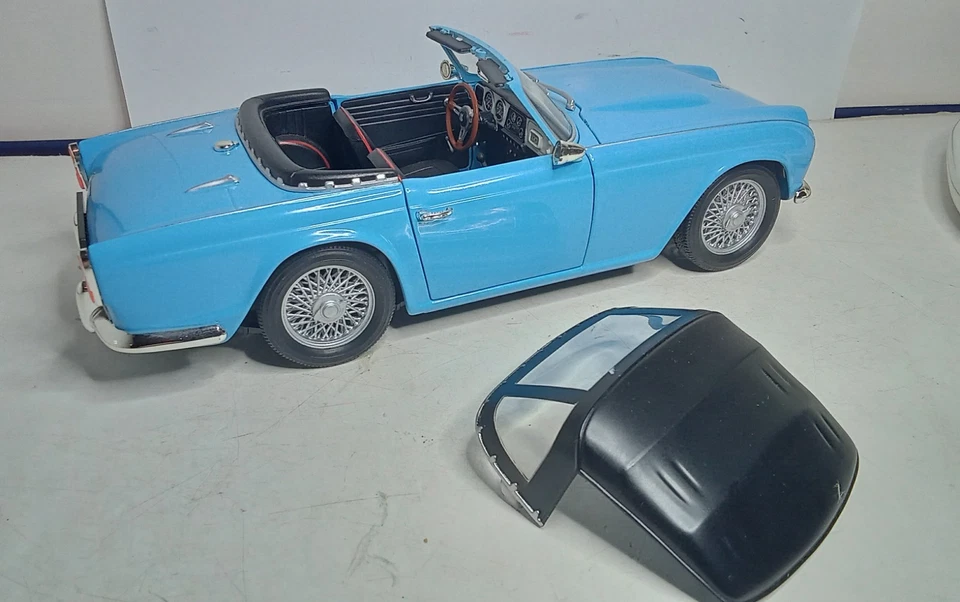 JADI 1/18 TRIUMPH TR4 CABRIOLET VOLANT A GAUCHE BON ETAT SANS BOITE gé C8 - Photo 4/4