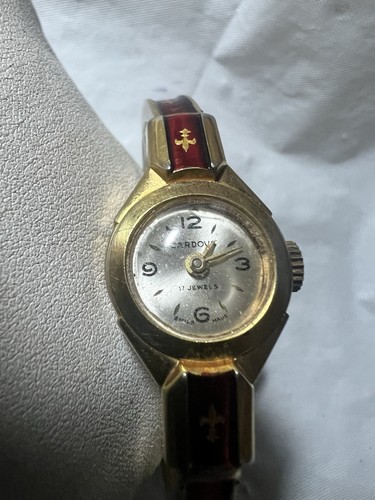 Cardova 17 Jewels, russische Uhr, Swiss Made, klassisches Band, funktioniert, 20mm Gehäuse, winzig