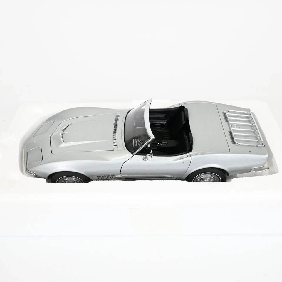 AUTOart 1/18 Chevrolet Corvette 1969 Cortez Silver Diecast Model Car - Image 3 of 4